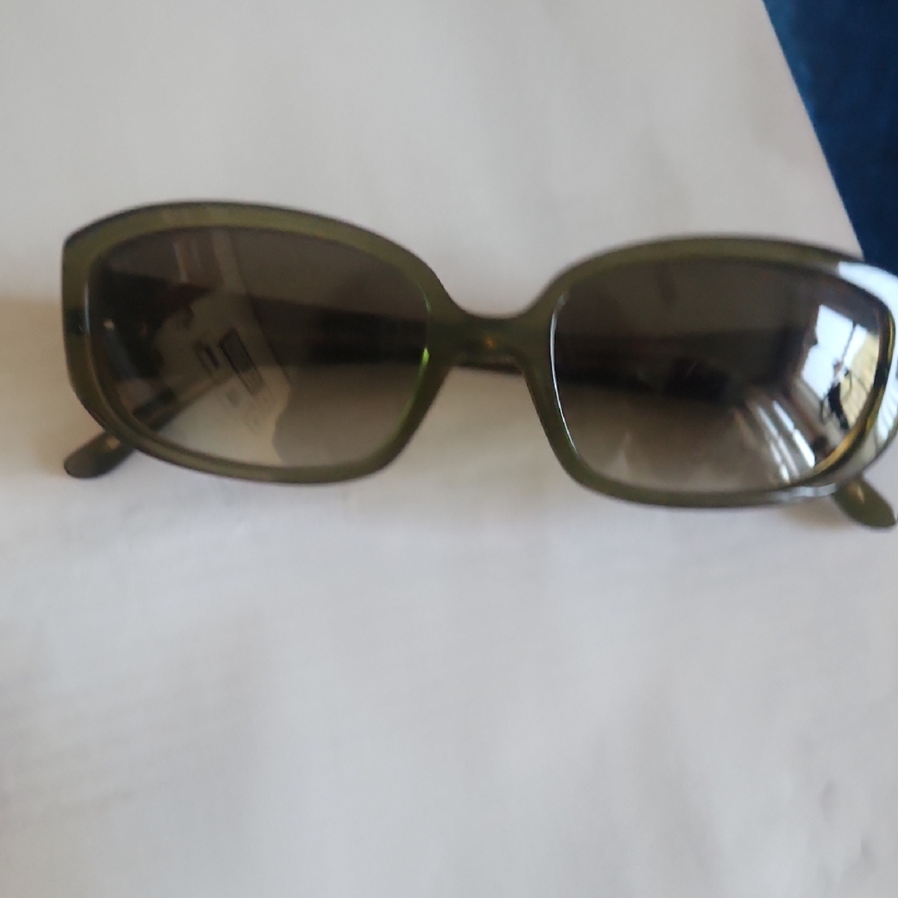 Hugo Boss Green Sunglasses with Rectangular Frame